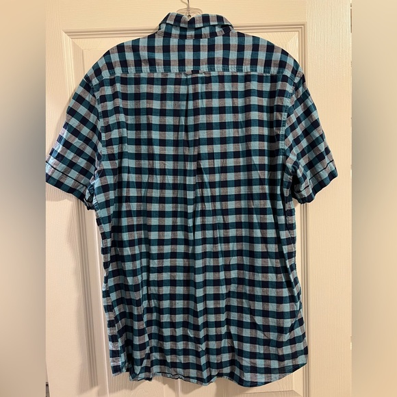 IZOD Saltwater | Button-Down - Picture 2 of 4